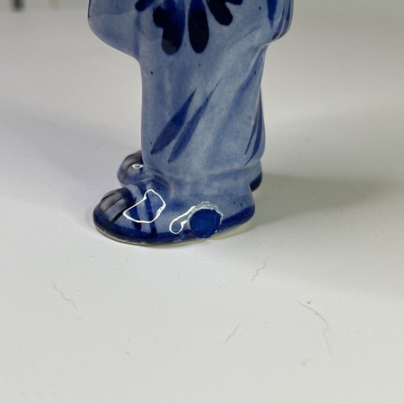 Tonala Mexican Pottery Nativity Scene Figurine Christmas Decor (Chipped on Foot) - Picture 5 of 7